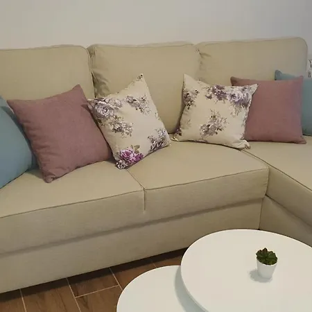 Vitorlas Apartman Apartment *