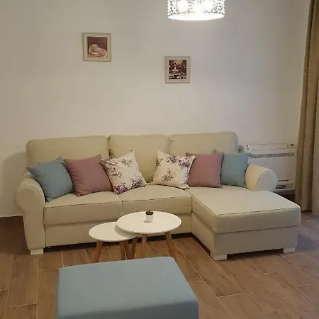 Vitorlas Apartman *