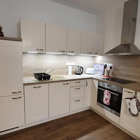 Vitorlas Apartman * Кестхей