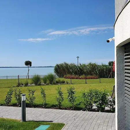 Vitorlas Apartman Apartment